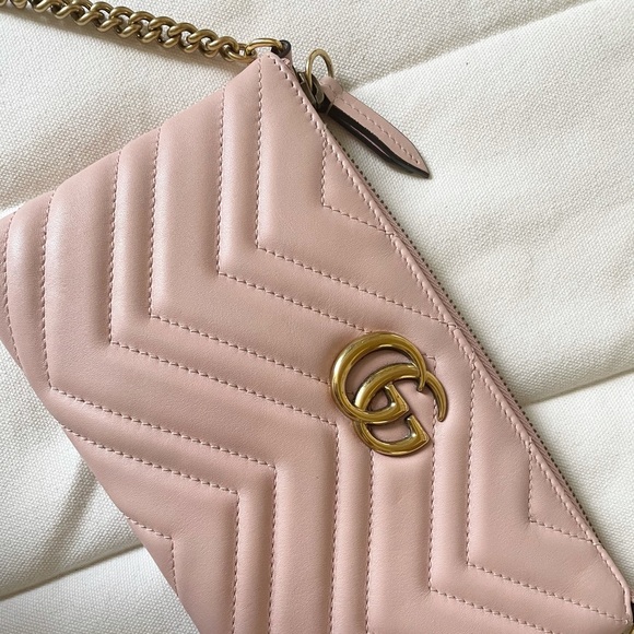 (SOLD)Gucci Marmont Pink Clutch - Picture 2 of 7
